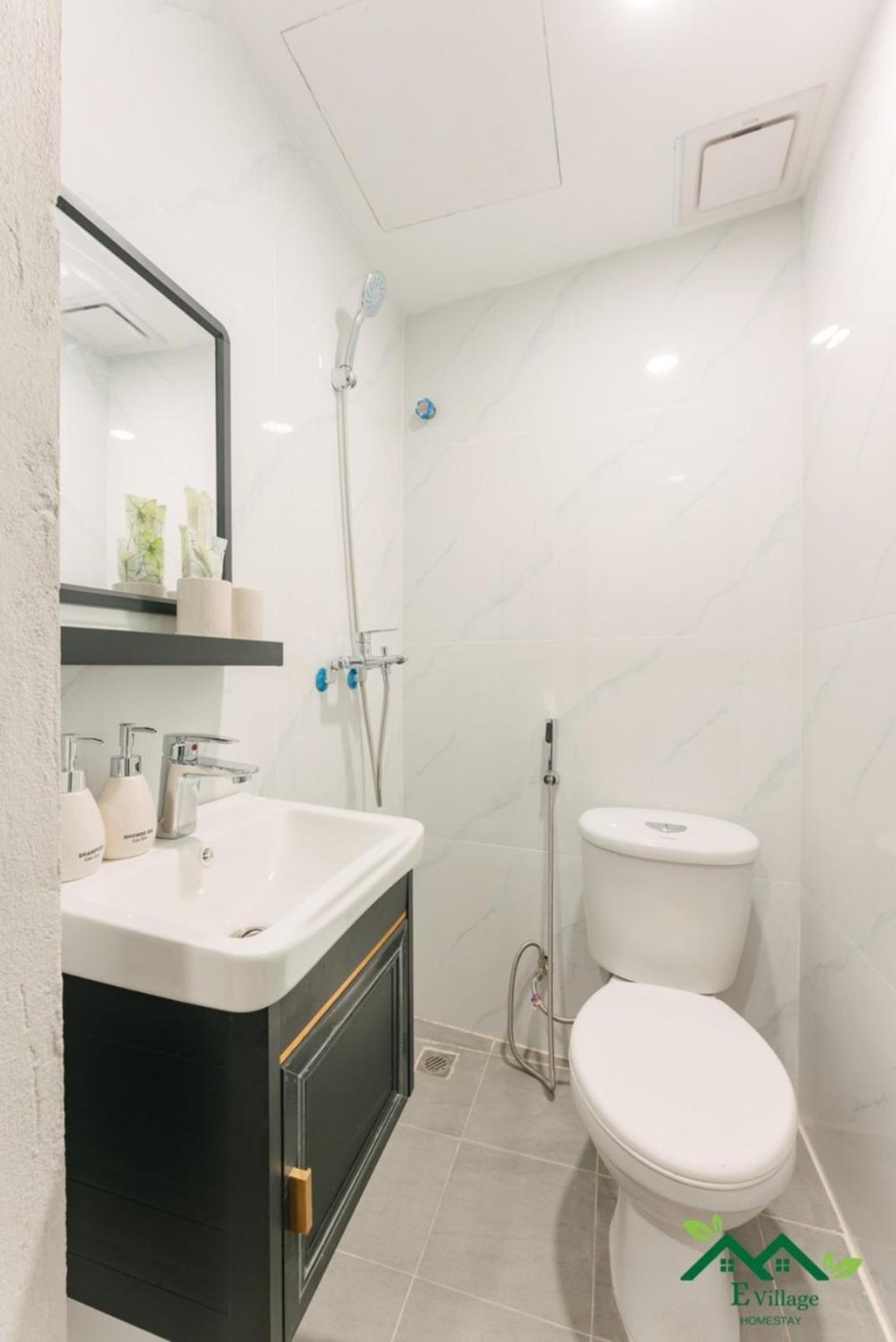 E Village Hotel Hanoi Bagian luar foto