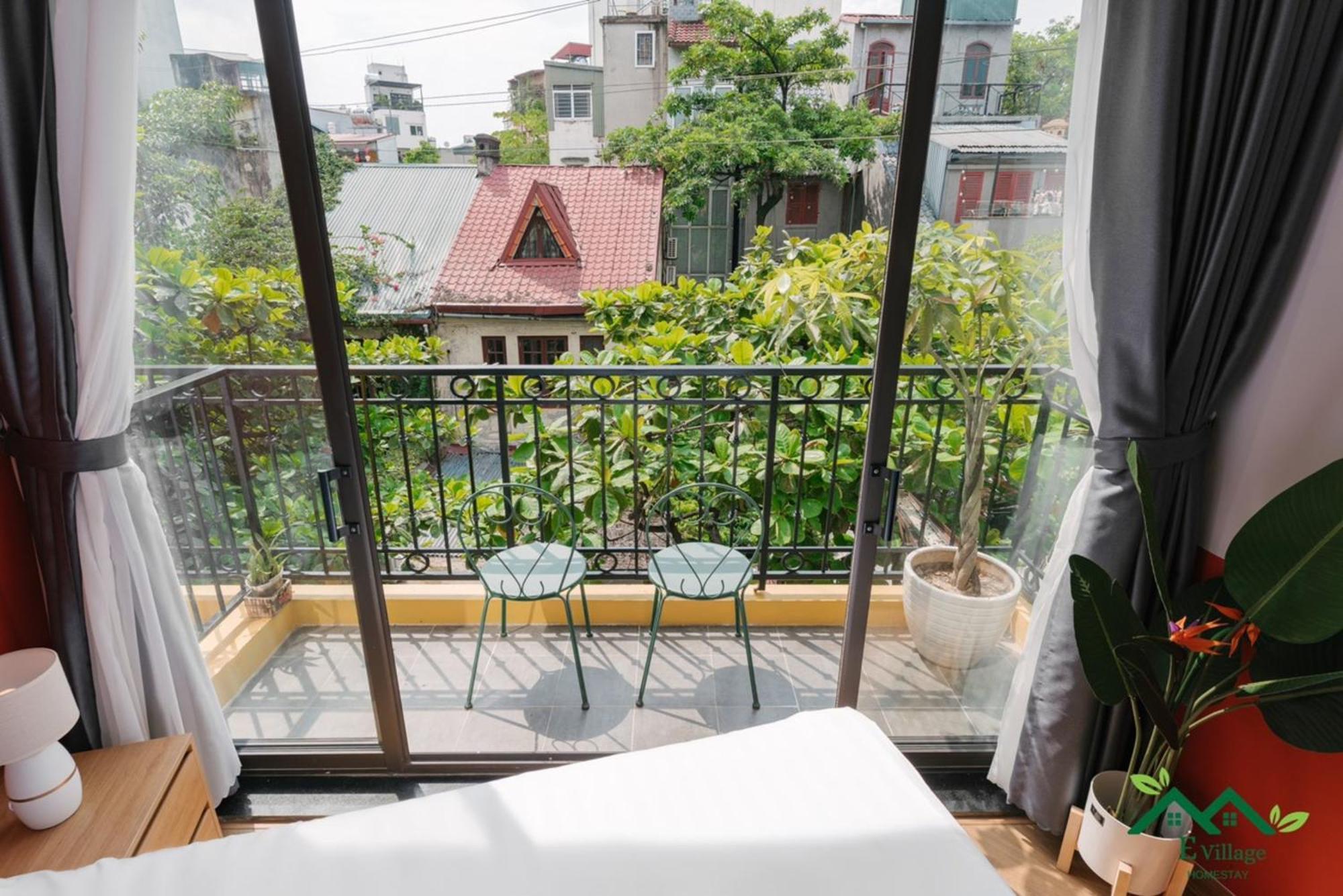 E Village Hotel Hanoi Bagian luar foto